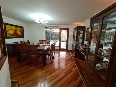 Casa de 4 alcobas en venta en San Jose De Bavaria, Bogotá, 320 m² · foto 3 de 20