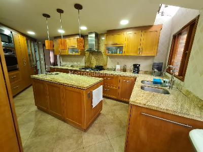 Casa de 4 alcobas en venta en San Jose De Bavaria, Bogotá, 320 m² · foto 4 de 20