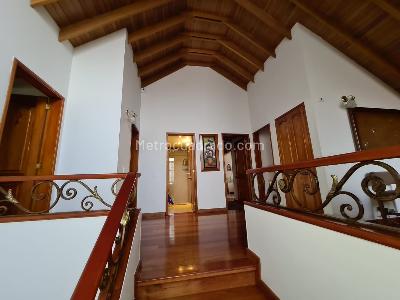 Casa de 4 alcobas en venta en San Jose De Bavaria, Bogotá, 320 m² · foto 9 de 20