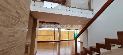 Casa de 4 alcobas en venta en San Jose De Bavaria, Bogotá, 500 m² · foto 3 de 18