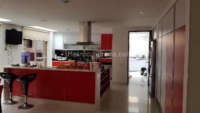 Casa de 4 alcobas en venta en San Jose De Bavaria, Bogotá, 640 m² · foto 3 de 20