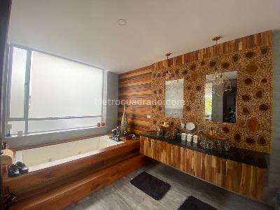 Casa de 4 alcobas en venta en San Jose De Bavaria, Bogotá, 450 m² · foto 15 de 20
