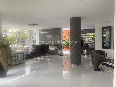 Casa de 4 alcobas en venta en San Jose De Bavaria, Bogotá, 450 m² · foto 3 de 20