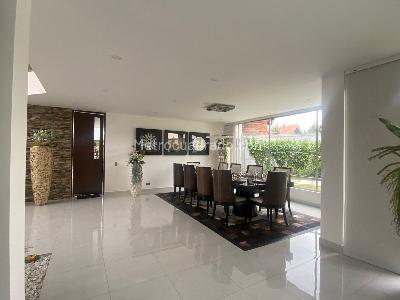 Casa de 4 alcobas en venta en San Jose De Bavaria, Bogotá, 450 m² · foto 8 de 20