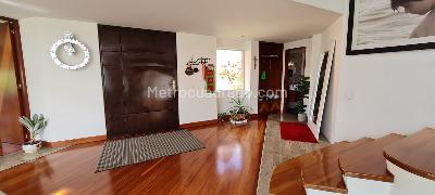 Casa de 4 alcobas en venta en San Jose De Bavaria, Bogotá, 450 m² · foto 6 de 20