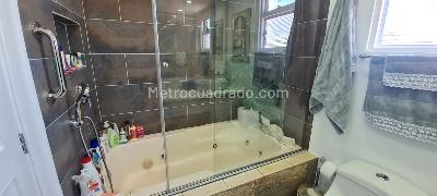 Casa de 4 alcobas en venta en San Jose De Bavaria, Bogotá, 400 m² · foto 18 de 19