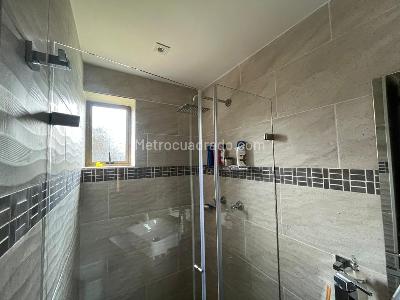Casa de 4 alcobas en venta en San Jose De Bavaria, Bogotá, 320 m² · foto 14 de 18