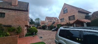 Casa de 4 alcobas en venta en San Jose De Bavaria, Bogotá, 330 m² · foto 16 de 17