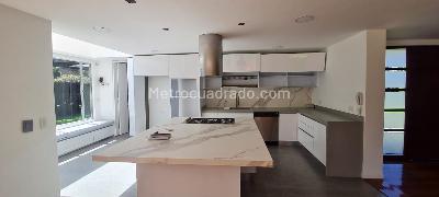 Casa de 4 alcobas en venta en Hacienda San Simon, Bogotá, 430 m² · foto 1 de 17