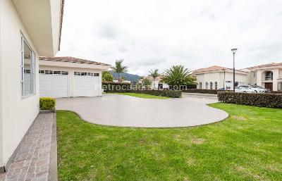 Casa de 4 alcobas en venta en Hacienda San Simon, Bogotá, 380 m² · foto 17 de 20