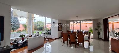 Casa de 4 alcobas en venta en San Jose De Bavaria, Bogotá, 469 m² · foto 1 de 18