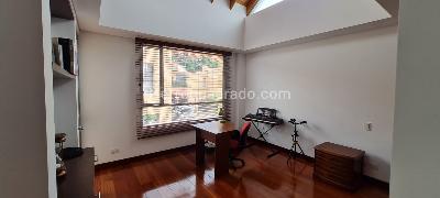 Casa de 4 alcobas en venta en San Jose De Bavaria, Bogotá, 469 m² · foto 2 de 18