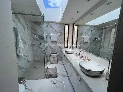 Casa de 4 alcobas en venta en San Jose De Bavaria, Bogotá, 790 m² · foto 17 de 18