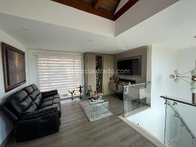 Casa de 4 alcobas en venta en San Jose De Bavaria, Bogotá, 790 m² · foto 3 de 18