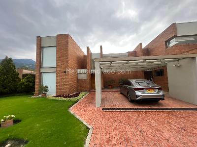 Casa de 4 alcobas en venta en Hacienda San Simon, Bogotá, 1450 m² · foto 2 de 20