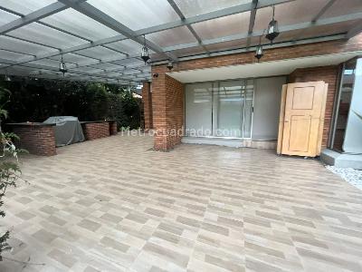 Casa de 4 alcobas en venta en Hacienda San Simon, Bogotá, 1450 m² · foto 3 de 20
