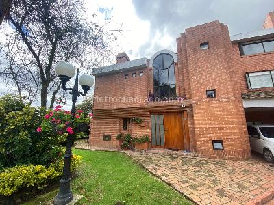 Casa de 4 alcobas en venta en San Jose De Bavaria, Bogotá, 700 m² · foto 17 de 20
