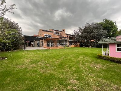 Casa de 4 alcobas en venta en Hacienda San Simon, Bogotá, 1350 m² · foto 2 de 20