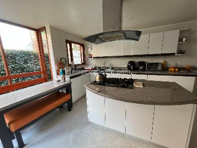 Casa de 4 alcobas en venta en San Jose De Bavaria, Bogotá, 340 m² · foto 19 de 20