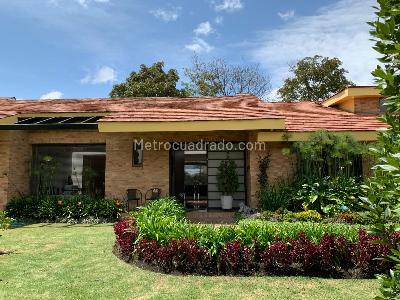 Casa de 3 alcobas en venta en Hacienda San Simon, Bogotá, 1399 m² · foto 2 de 16