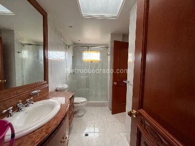 Casa de 4 alcobas en venta en San Jose De Bavaria, Bogotá · foto 16 de 20