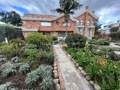 Casa de 4 alcobas en venta en San Jose De Bavaria, Bogotá · foto 2 de 20
