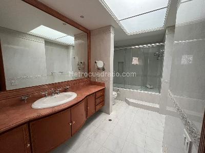 Casa de 4 alcobas en venta en San Jose De Bavaria, Bogotá · foto 20 de 20