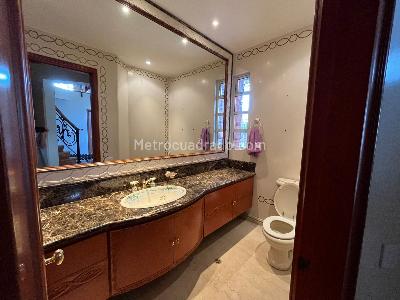 Casa de 4 alcobas en venta en San Jose De Bavaria, Bogotá · foto 12 de 20