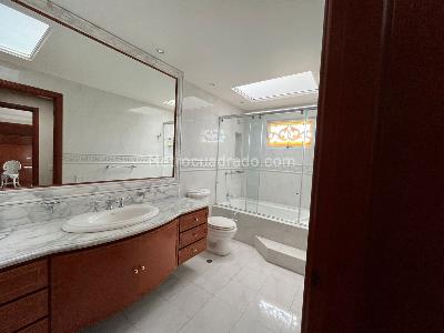 Casa de 4 alcobas en venta en San Jose De Bavaria, Bogotá · foto 14 de 20