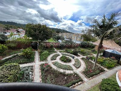 Casa de 4 alcobas en venta en San Jose De Bavaria, Bogotá · foto 3 de 20