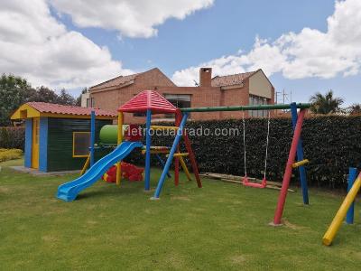 Casa de 5 alcobas en venta en Hacienda San Sebastian, Bogotá, 1640 m² · foto 3 de 16