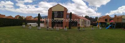 Casa de 5 alcobas en venta en Hacienda San Sebastian, Bogotá, 1640 m² · foto 2 de 16