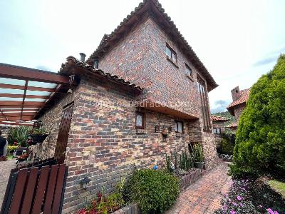 Casa de 3 alcobas en venta en San Jose De Bavaria, Bogotá, 800 m² · foto 2 de 20
