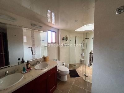 Casa de 3 alcobas en venta en San Jose De Bavaria, Bogotá, 800 m² · foto 17 de 20