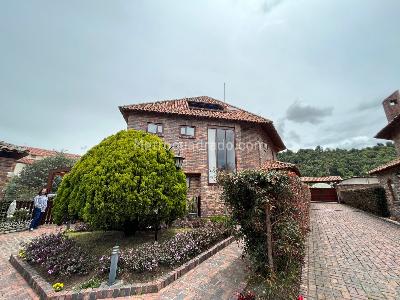 Casa de 3 alcobas en venta en San Jose De Bavaria, Bogotá, 800 m² · foto 3 de 20