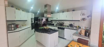 Casa de 4 alcobas en venta en San Jose De Bavaria, Bogotá, 800 m² · foto 6 de 20