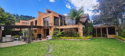 Casa de 4 alcobas en venta en San Jose De Bavaria, Bogotá, 800 m² · foto 1 de 20