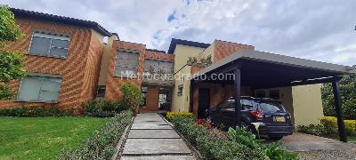 Casa de 4 alcobas en venta en Hacienda San Simon Pl, Bogotá, 1200 m² · foto 2 de 17