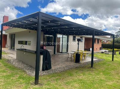 Casa de 3 alcobas en venta en Hacienda San Sebastian, Bogotá, 1450 m² · foto 2 de 20