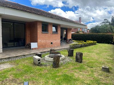 Casa de 3 alcobas en venta en Hacienda San Sebastian, Bogotá, 1450 m² · foto 3 de 20