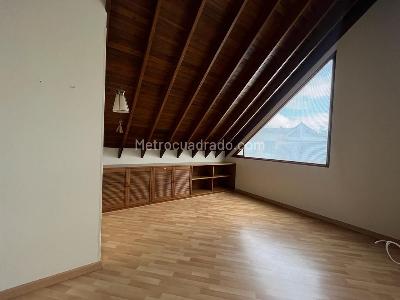 Casa de 3 alcobas en venta en San Jose De Bavaria, Bogotá, 700 m² · foto 16 de 20