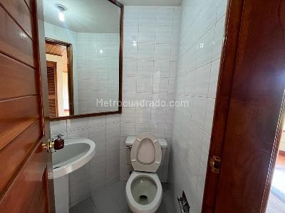 Casa de 3 alcobas en venta en San Jose De Bavaria, Bogotá, 700 m² · foto 3 de 20
