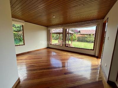 Casa de 3 alcobas en venta en San Jose De Bavaria, Bogotá, 700 m² · foto 4 de 20