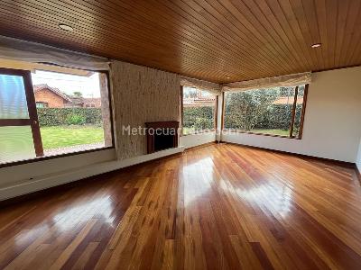 Casa de 3 alcobas en venta en San Jose De Bavaria, Bogotá, 700 m² · foto 5 de 20