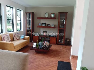 Casa de 4 alcobas en venta en San Jose De Bavaria, Bogotá, 400 m² · foto 18 de 20