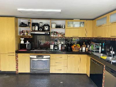 Casa de 4 alcobas en venta en San Jose De Bavaria, Bogotá, 400 m² · foto 3 de 20