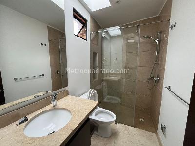 Casa de 4 alcobas en venta en San Jose De Bavaria, Bogotá, 800 m² · foto 16 de 20