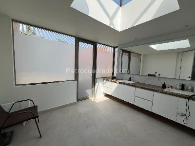 Casa de 5 alcobas en venta en San Jose De Bavaria, Bogotá, 800 m² · foto 16 de 20