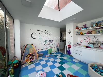 Casa de 5 alcobas en venta en San Jose De Bavaria, Bogotá, 800 m² · foto 6 de 20
