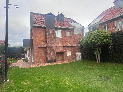Casa de 4 alcobas en venta en San Jose De Bavaria, Bogotá, 330 m² · foto 13 de 14